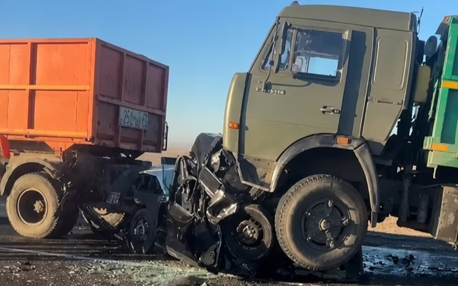 Петропавл-Көкшетау жолында бес көлік соқтығысып, үш адам көз жұмды