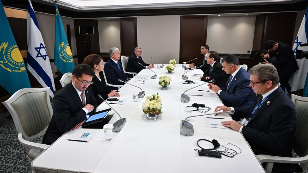 Tokayev reaffirms Kazakhstan's stance on diplomatic settlement of conflicts in meeting with Israeli president