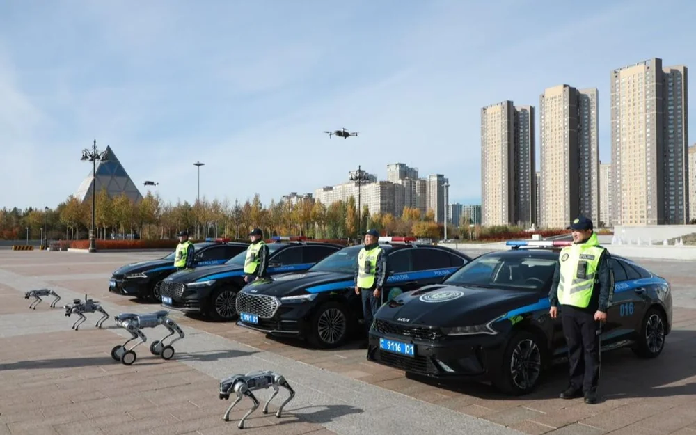 Астанада полицейлердің робот-иттері кімдерді «танып» қоя алады