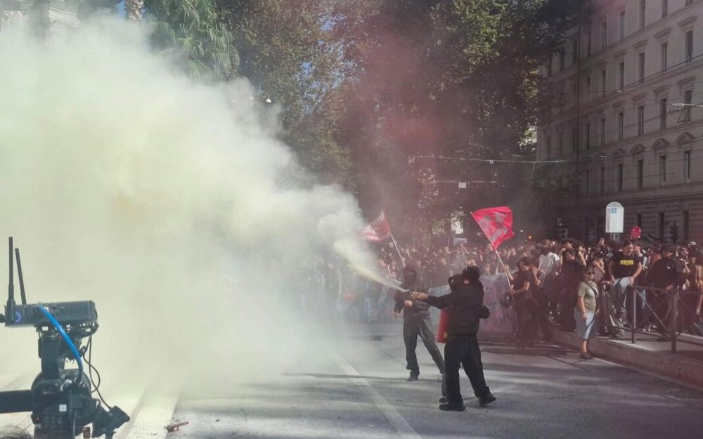 Student protest turns chaotic as thousands march in Rome