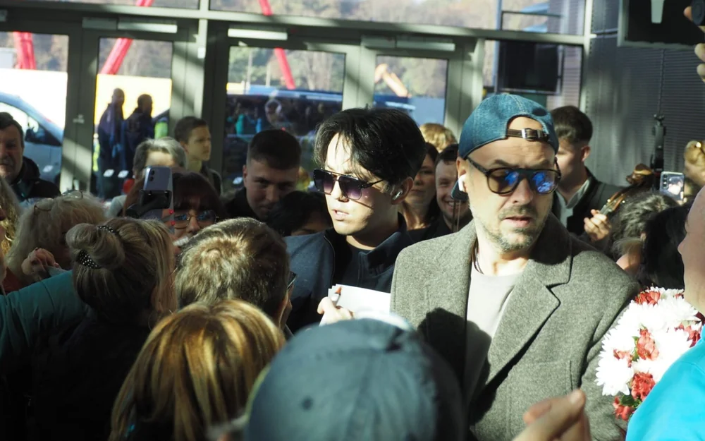 Polish Fans welcome Dimash Qudaibergen ahead of DIMENSIONS World Tour launch