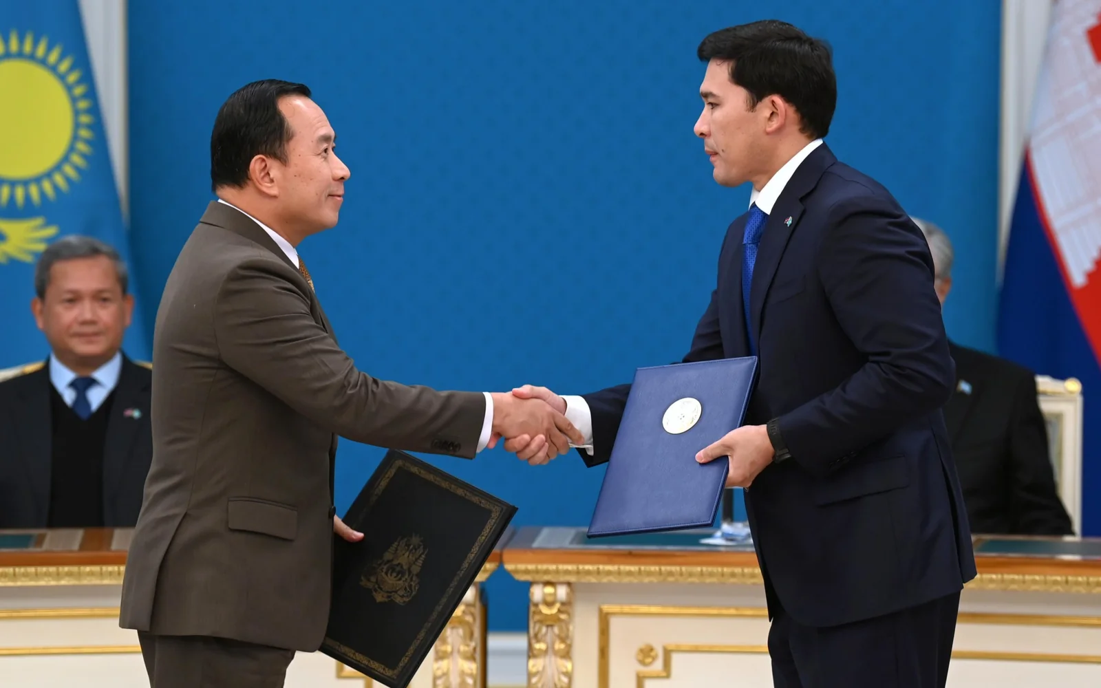 Казахстан и Камбоджа подписали шесть документов по итогам переговоров 