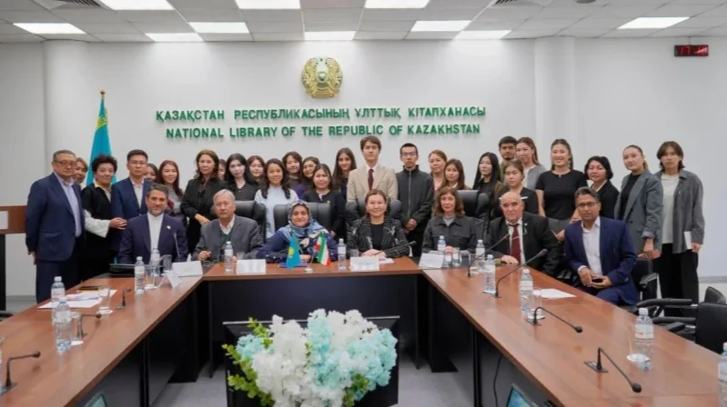 Әл-Фараби атындағы ҚазҰУ студенттері Хафиз кешінде ақын ғазалдарын парсы тілінде оқыды