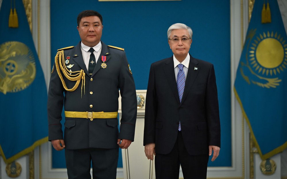 Kazakhstan honors emergency responders with state awards Kazakhstan honors emergency responders with state awards
