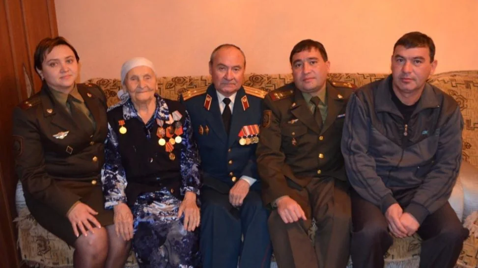 Девять династий спасателей: как поколения одной семьи служат в МЧС Казахстана