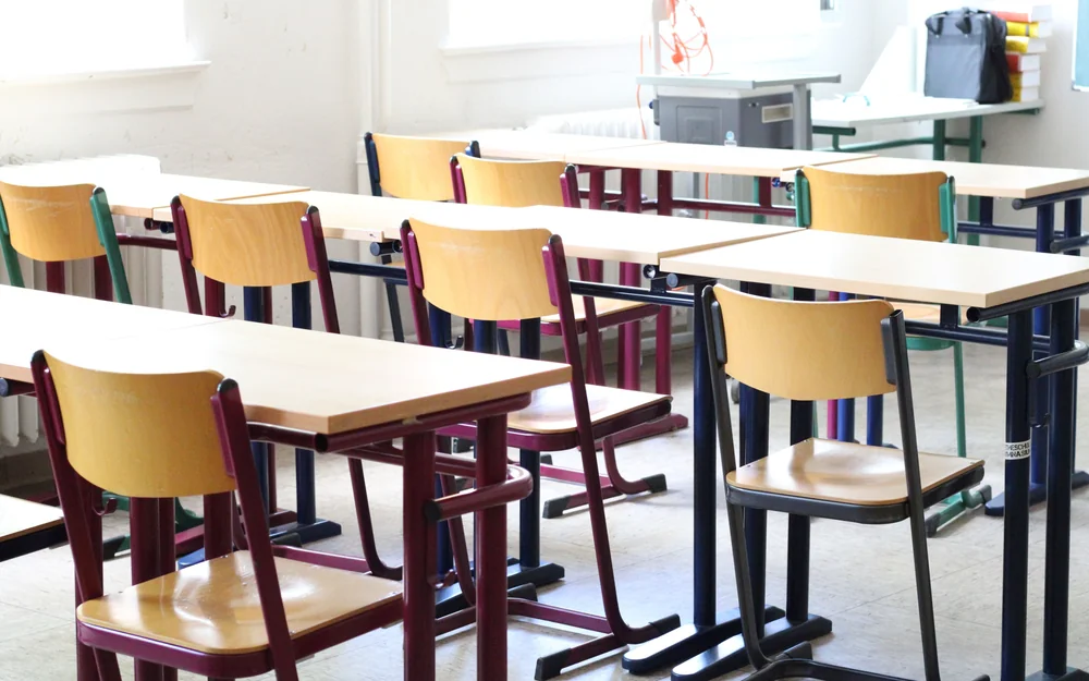 300 schools in Northern Ireland receive hoax threatening emails 