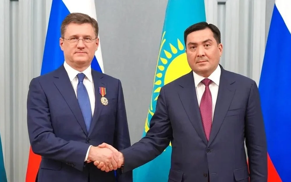 Ерлан Ақкенженов Александр Новакқа II дәрежелі «Достық» орденін табыстады