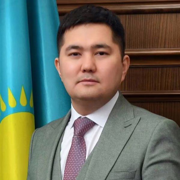 Dáýren Serikuly Nuralıev