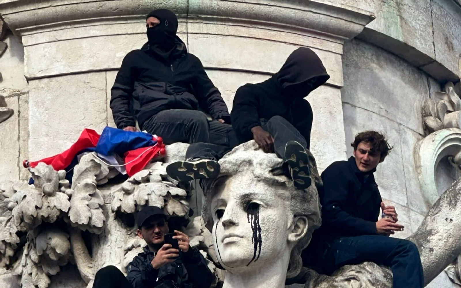 митинг во Франции