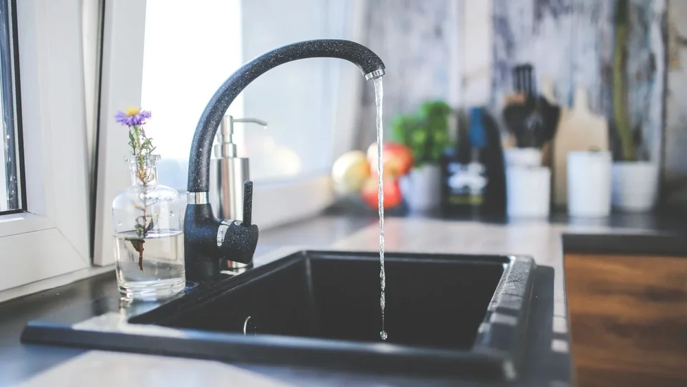 Drinking wter, tap water