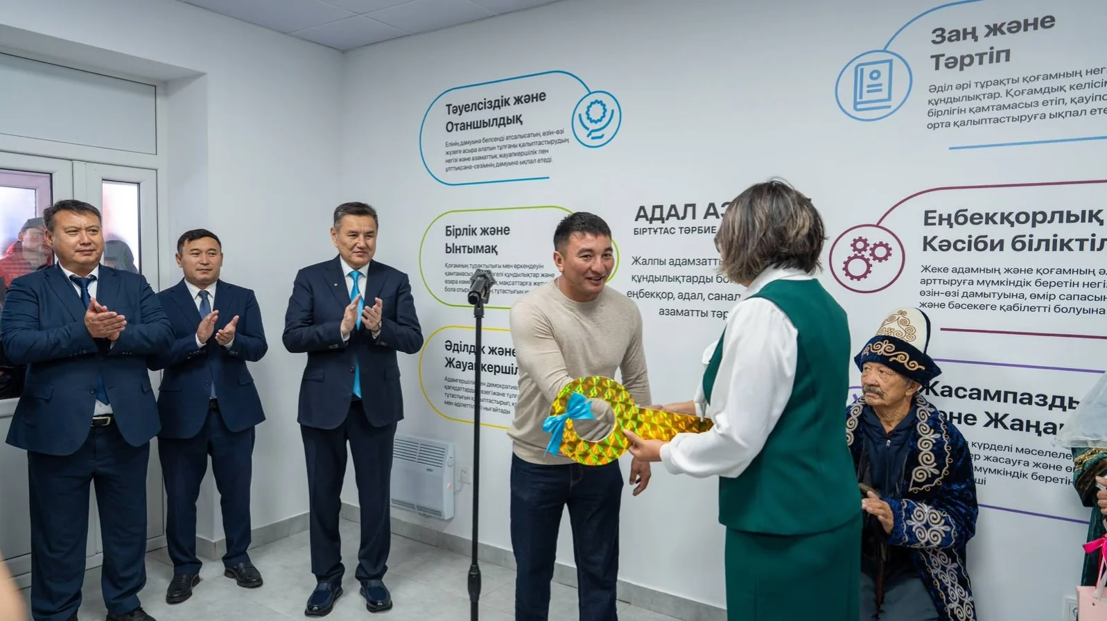 ШҚО-да спорт залы мен мектепке дейінгі шағын орталығы бар жаңа мектеп ашылды