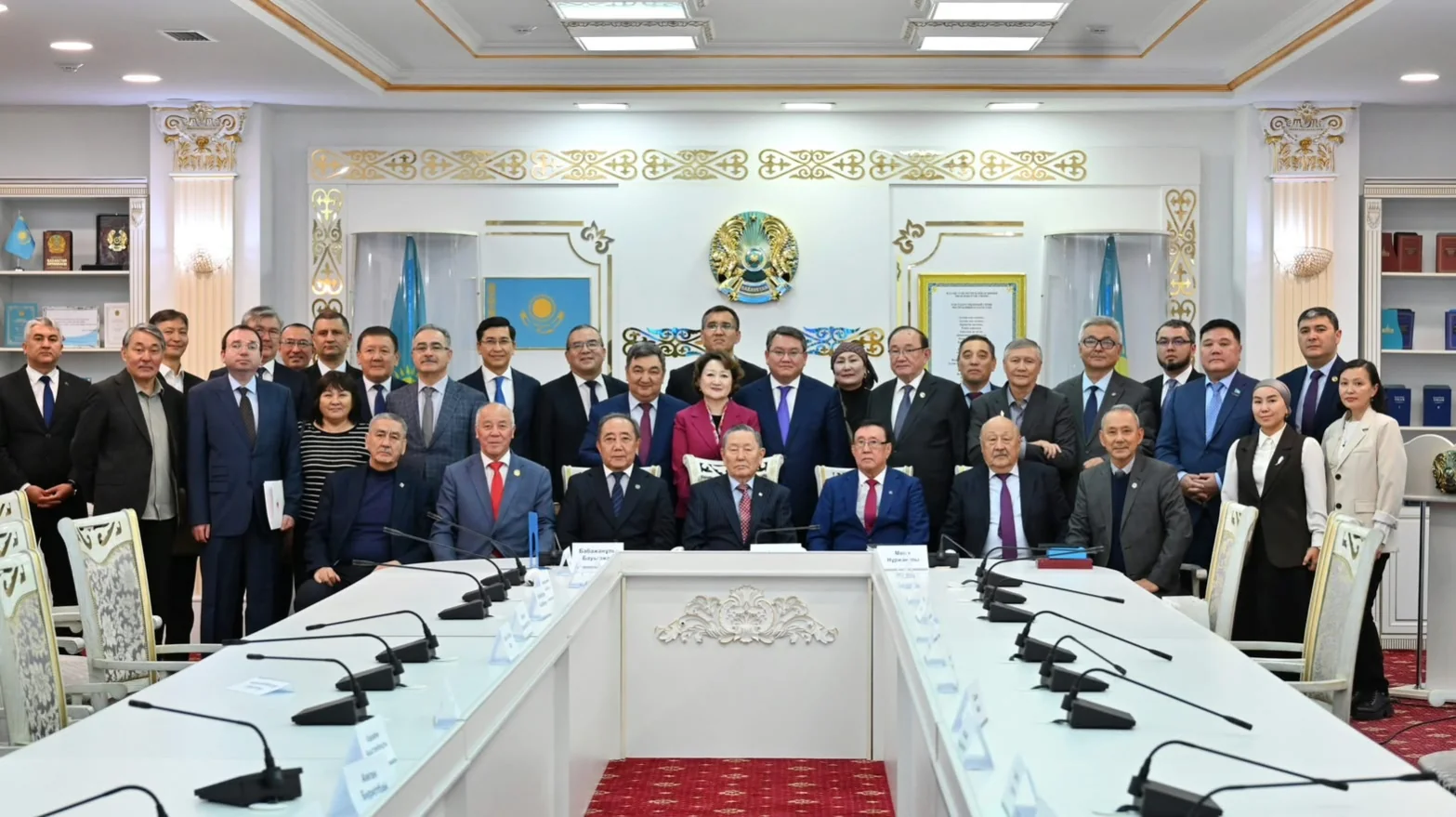 Түркі әлемінің тарихын түгендеген қос томдық жарық көрді