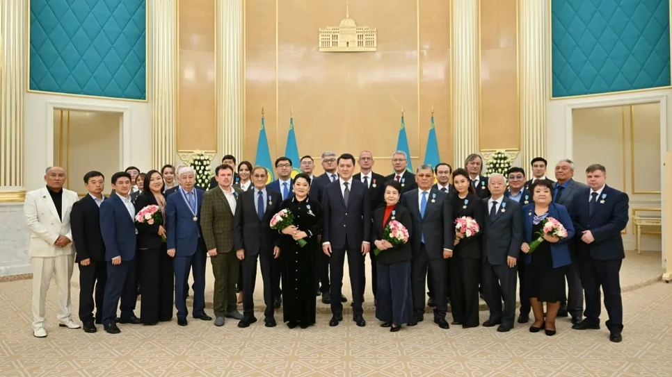 Vice President Karin presents state awards ahead of Republic Day