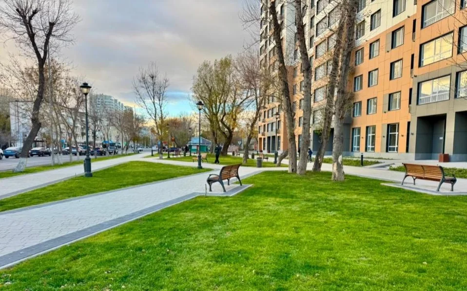 Новый сквер открыли на улице Кенесары в Астане
