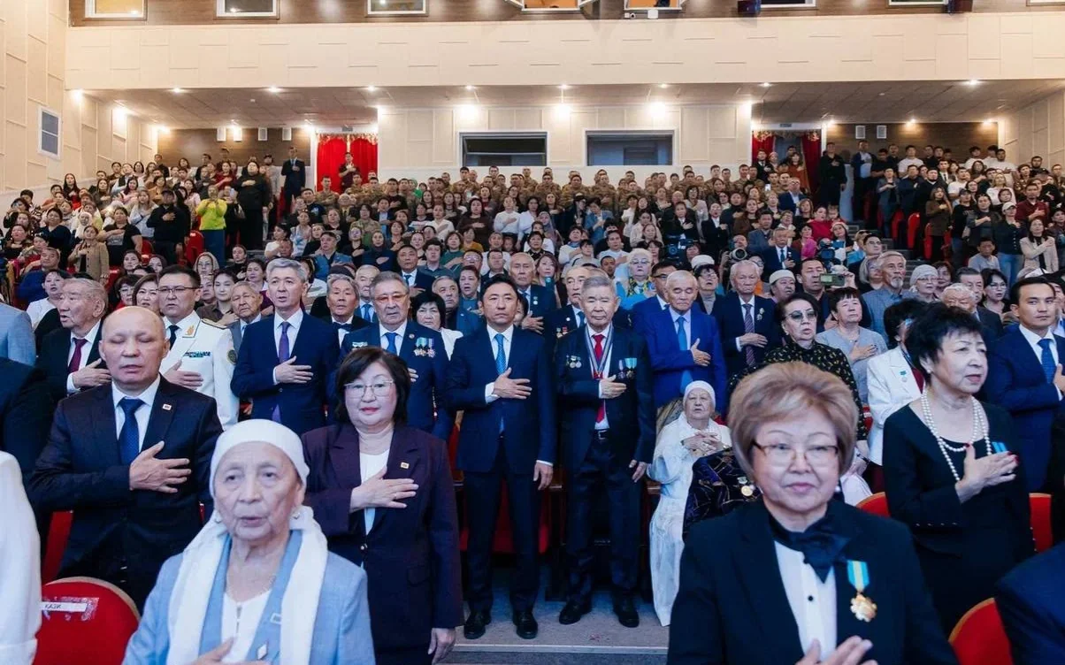Атырауда Президенттің атынан мемлекеттік марапаттар табысталды