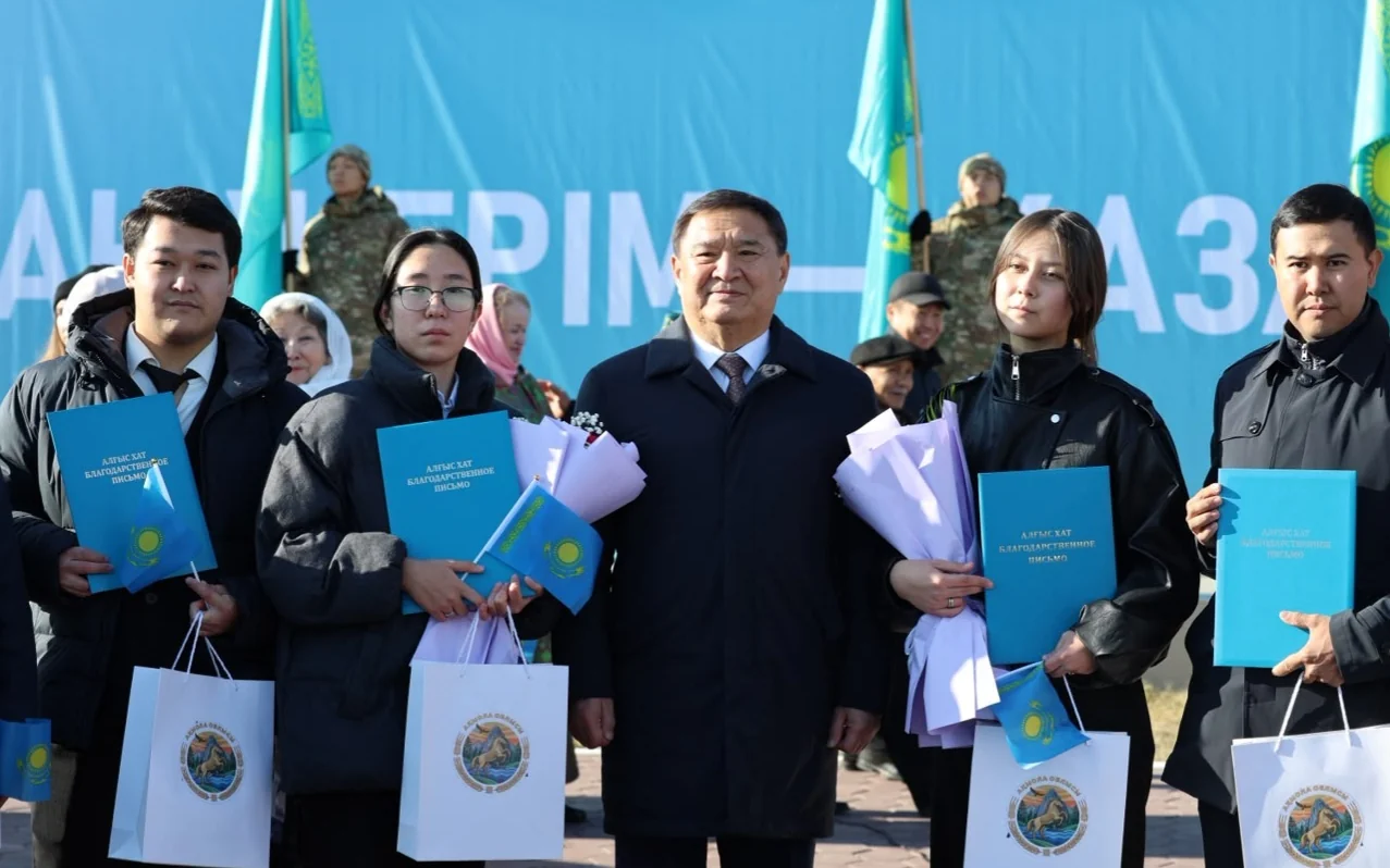 Ақмола облысында Республика күніне орай көк байрақ көкке көтерілді