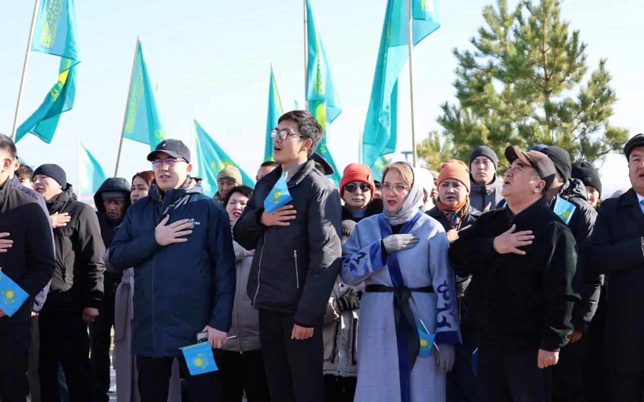 Ақмола облысында Республика күніне орай көк байрақ көкке көтерілді