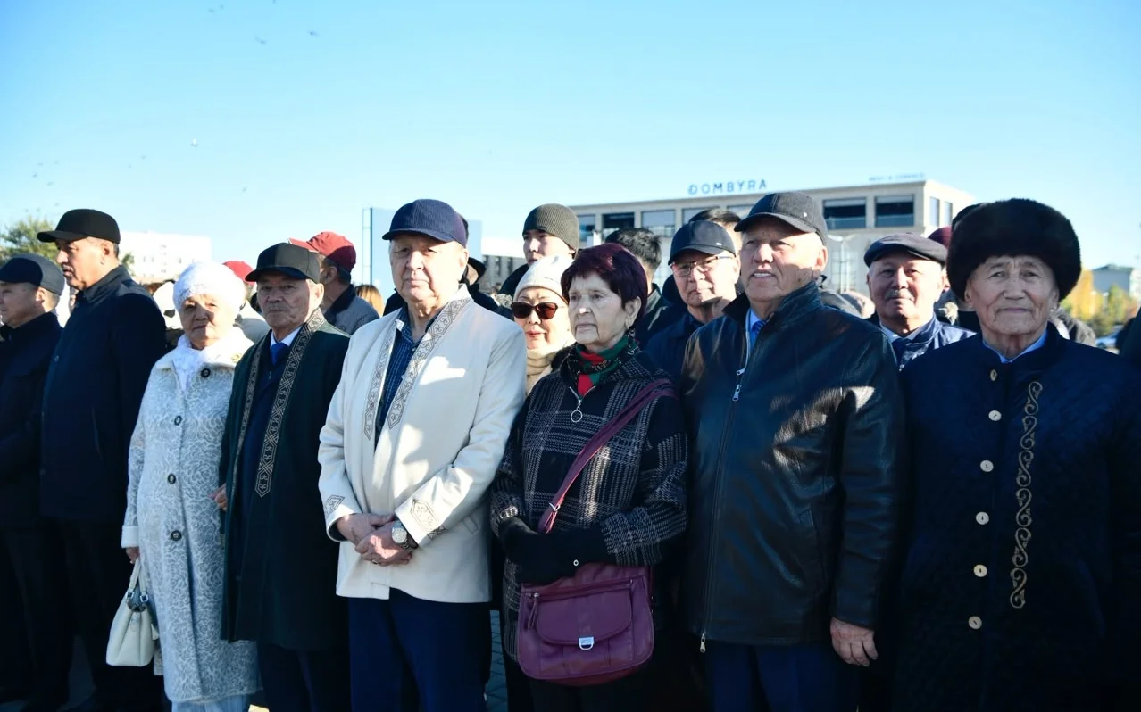 Оралда елдік мереке Мемлекеттік Туды көтеруден басталды