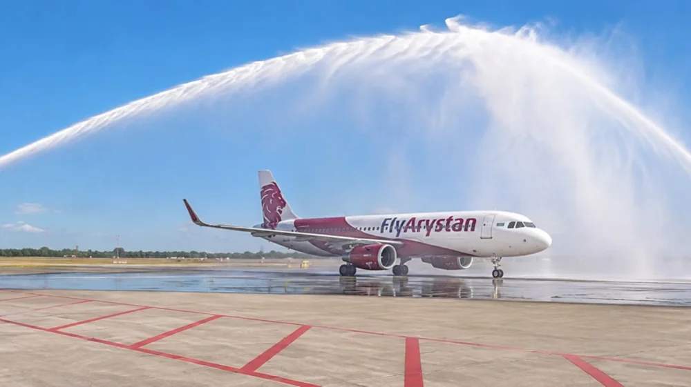 A traditional water cannon salute welcomed a FlyArystan aircraft upon arrival in Yining.