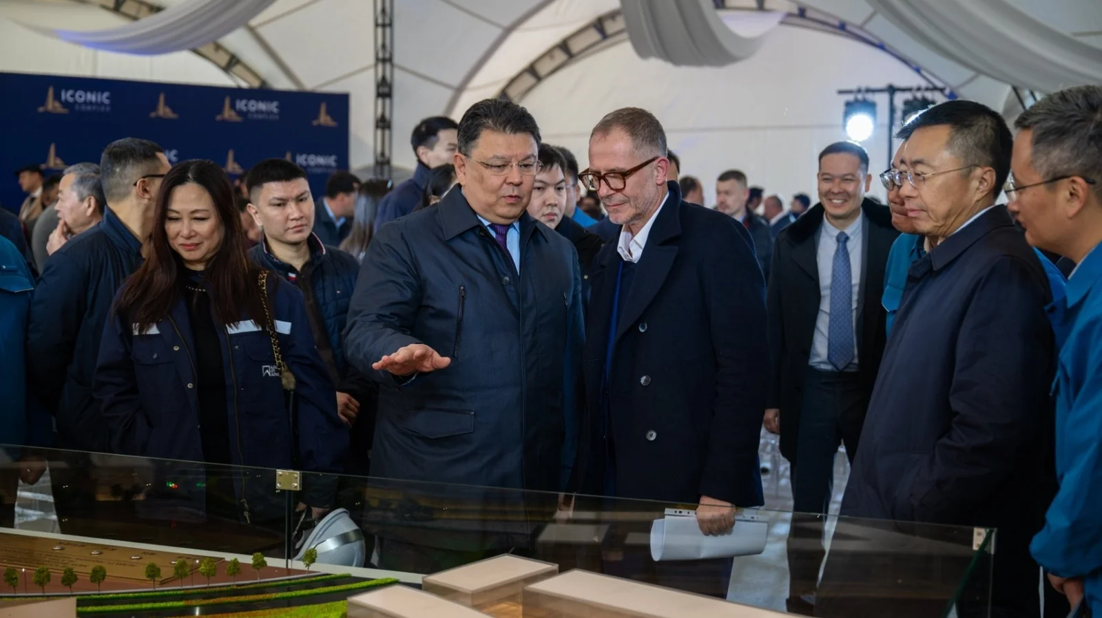 Строительство первого уникального небоскреба началось в Алатау