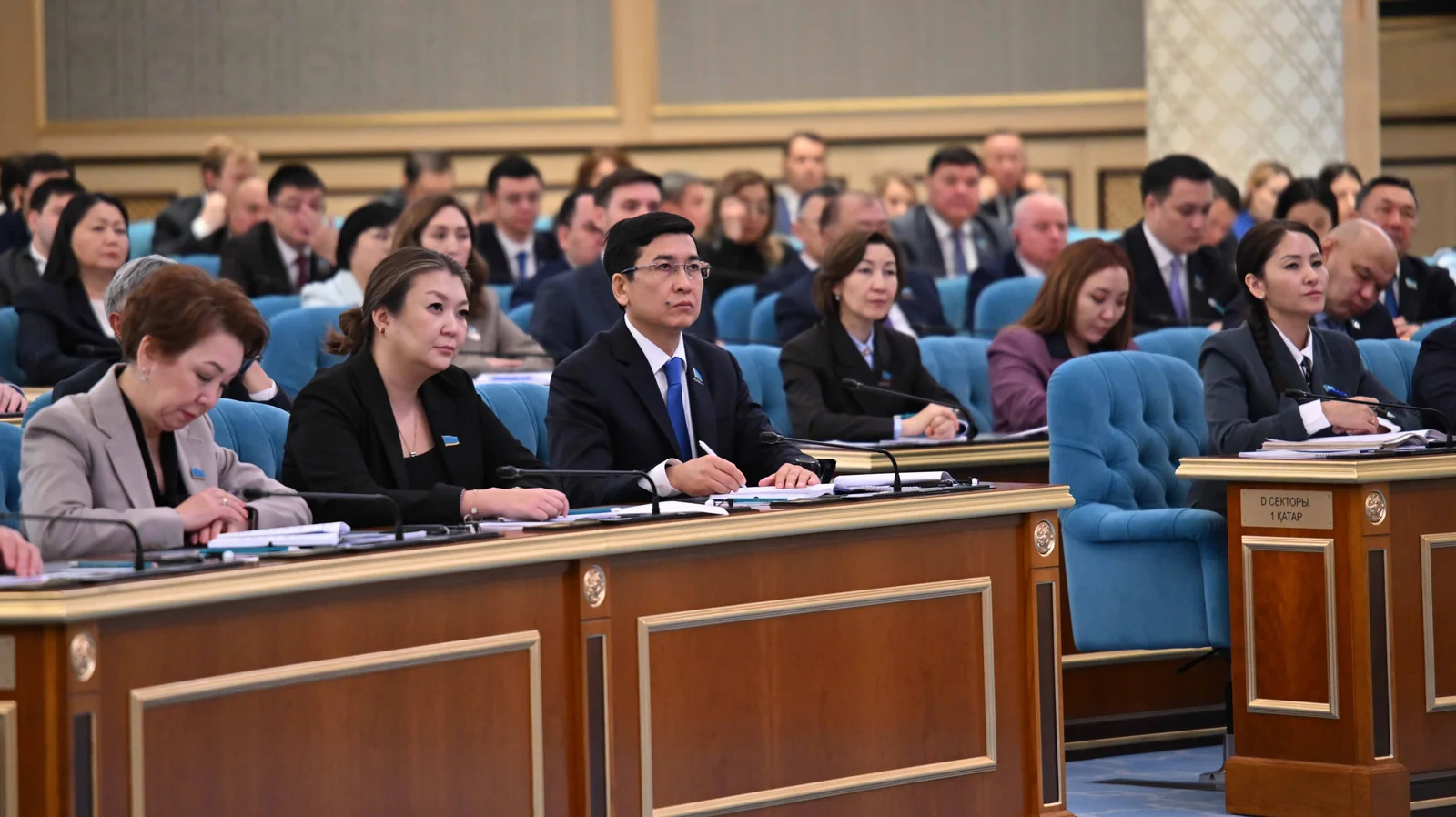 Президенттің &laquo;Жаңа тарихи кезеңдегі Қазақстанның өзекті міндеттері&raquo; атты Жолдауының толық мәтіні 