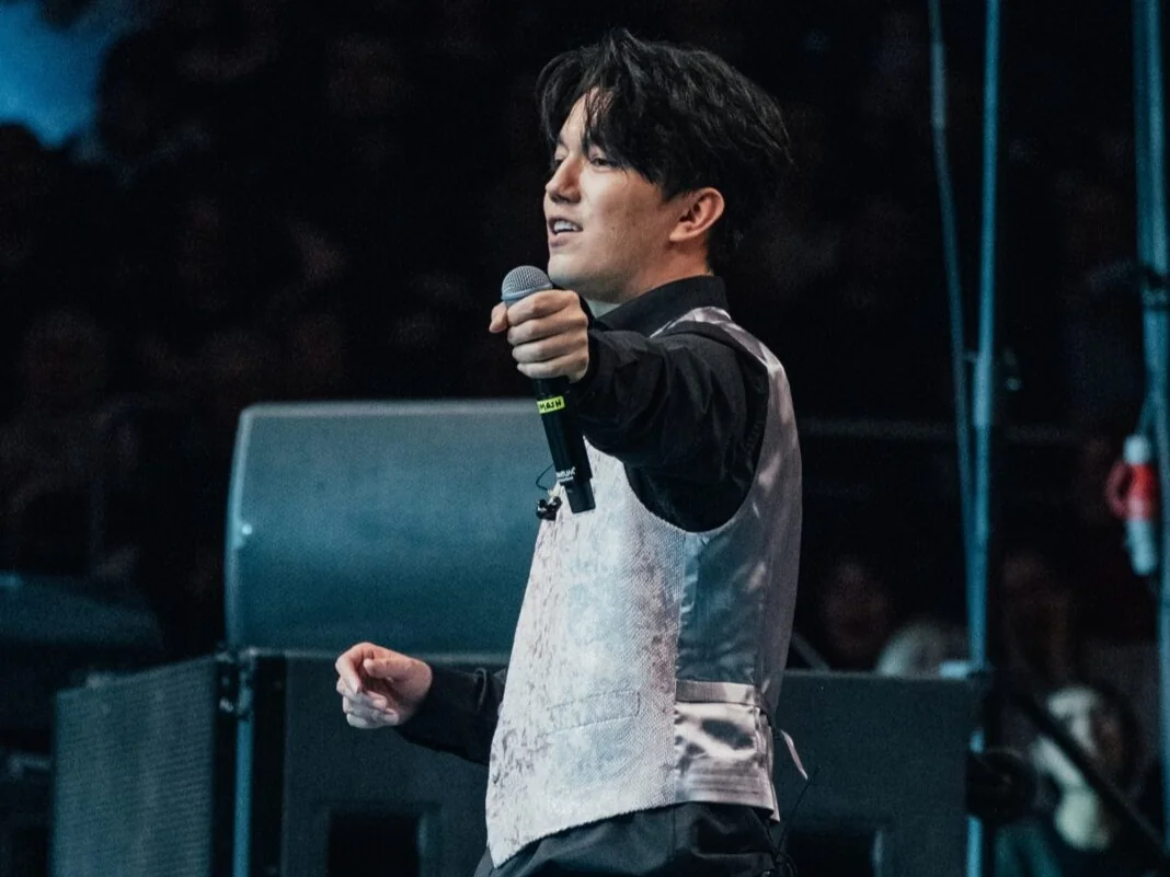Dimash performs at concert hosted by the Organization of Turkic States in T&uuml;rkiye