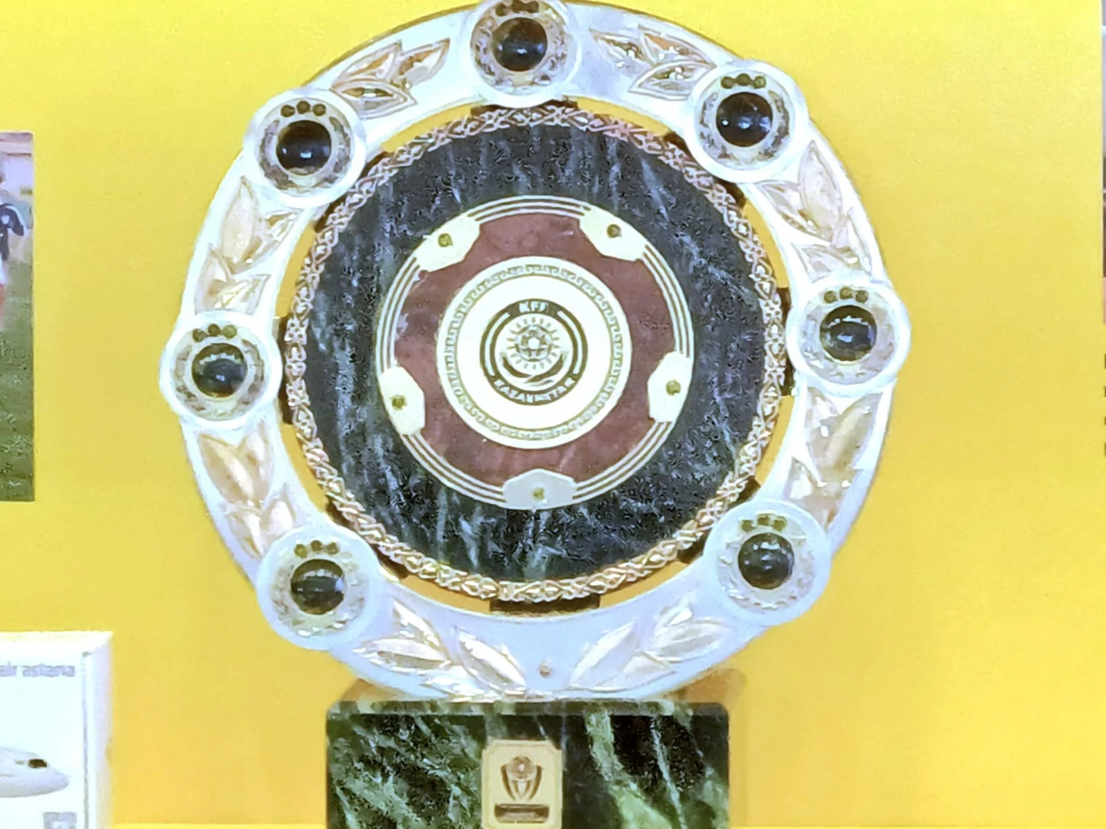  чемпионский трофей 